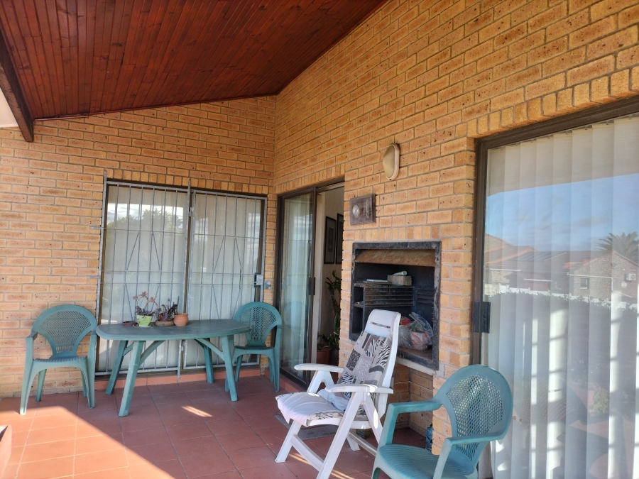 2 Bedroom Property for Sale in Wavecrest Eastern Cape